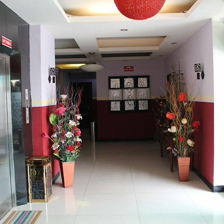 Hollywood Hotel Джакарта Екстериор снимка