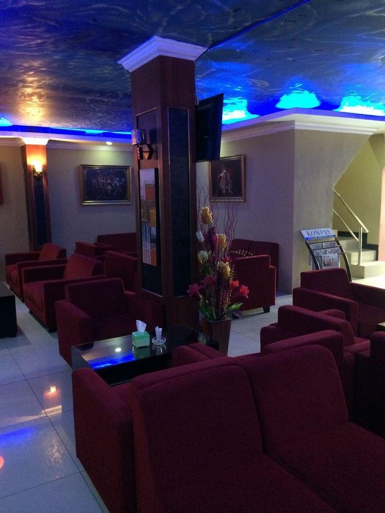 Hollywood Hotel Джакарта Екстериор снимка