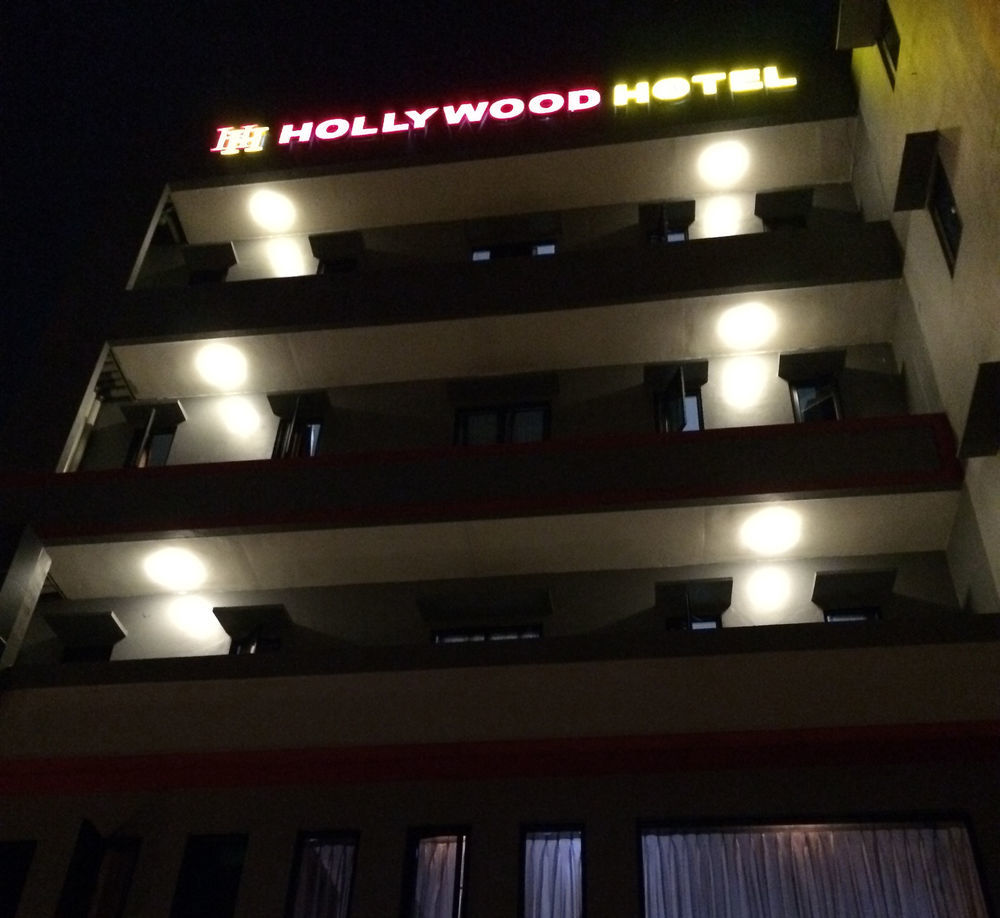 Hollywood Hotel Джакарта Екстериор снимка