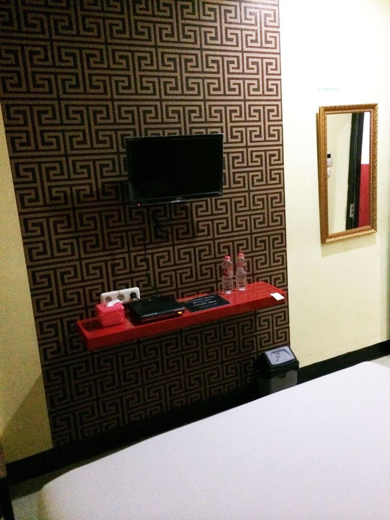 Hollywood Hotel Джакарта Екстериор снимка